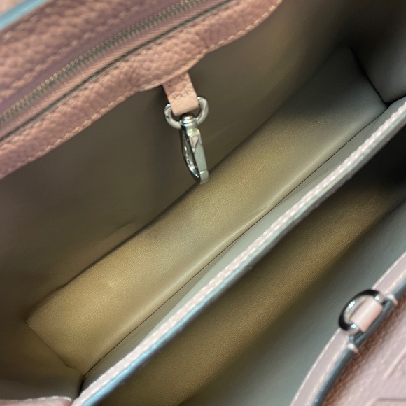 Louis Vuitton Capucines PM - Picture 9 of 15